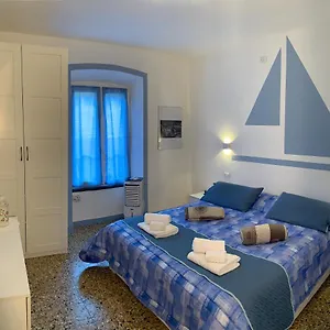 Vela Azzurra , Manarola Italia